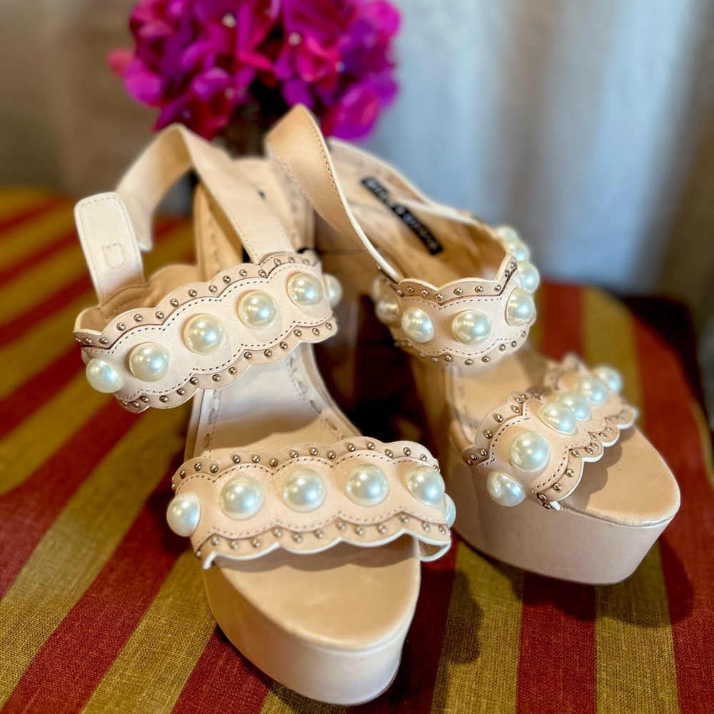 Alice+olivia shoe size 7